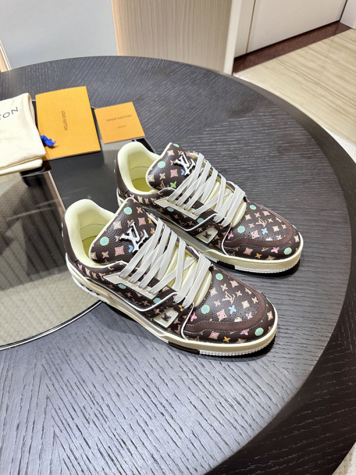 L0VT SNEAKER