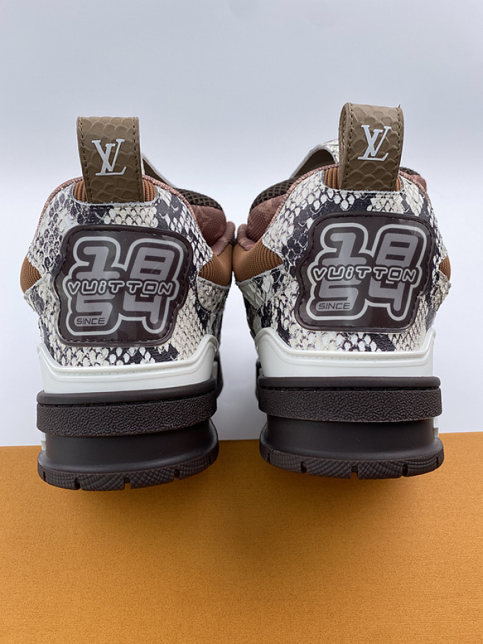 L0VT SNEAKER