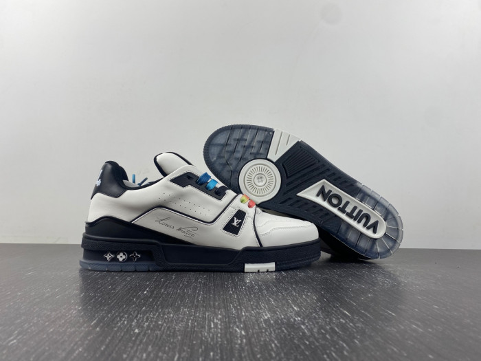 L0VT SNEAKER