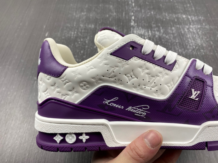 L0VT SNEAKER