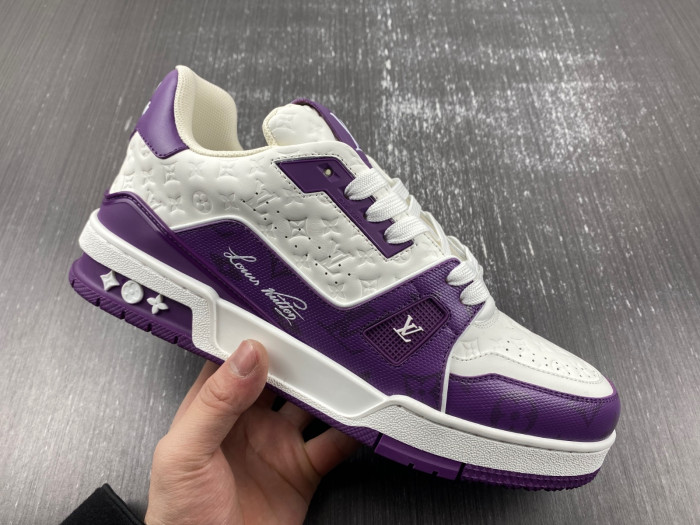 L0VT SNEAKER