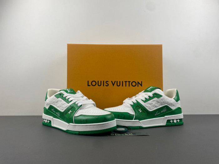 L0VT SNEAKER