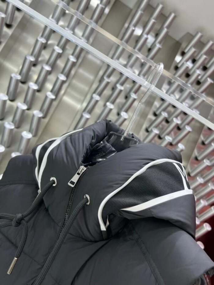 M0*C1ER DOWN JACKET