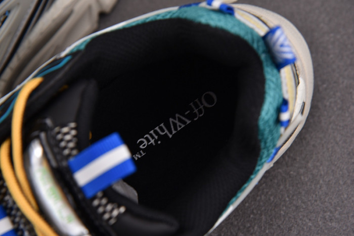 OFW SNEAKER