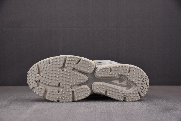OFW SNEAKER